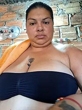 Snapshot of Juli_Powl chatting on 02/26/26, 01:32 Juli Powl online show from 02/26/26, 01:32