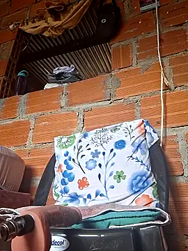 Juli Powl online show from 04/23/26, 02:41