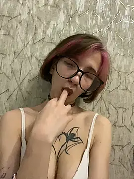 Snapshot of analcutie chatting on 02/13/26, 01:34 analcutie online show from 02/13/26, 01:34