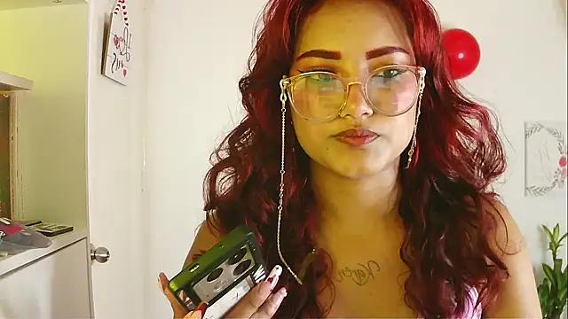 Snapshot of Aleja_Sammy chatting on 03/02/26, 04:58 Aleja Sammy online show from 03/02/26, 04:58