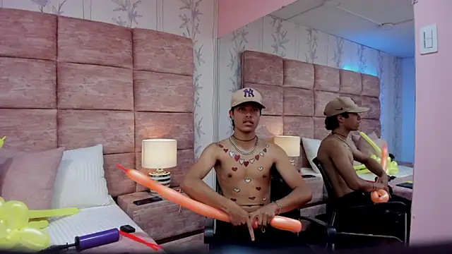 Snapshot of Escanor_Hot chatting on 02/14/26, 08:38 Escanor Hot online show from 02/14/26, 08:38