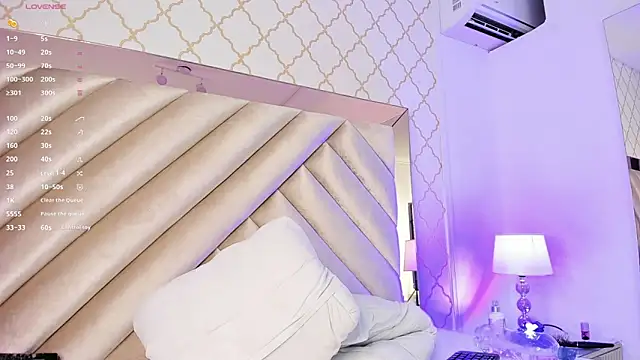 SarahRizof online show from 04/23/26, 11:31