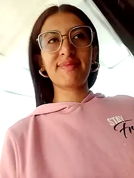 Snapshot of Esperanza__hot chatting on 02/27/26, 12:38 Esperanza hot online show from 02/27/26, 12:38