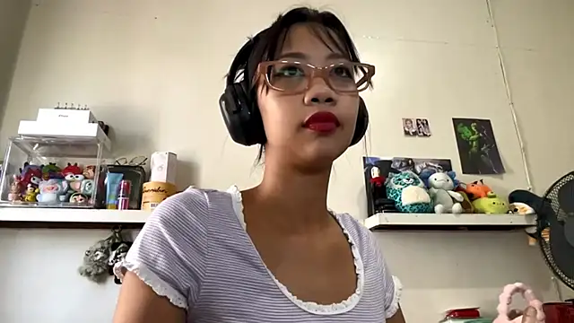 Snapshot of GloryKulikowski chatting on 02/23/26, 01:03 GloryKulikowski online show from 02/23/26, 01:03