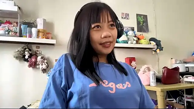 Snapshot of GloryKulikowski chatting on 02/25/26, 01:37 GloryKulikowski online show from 02/25/26, 01:37