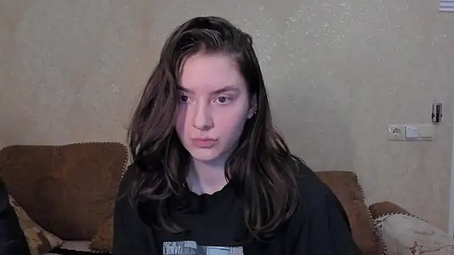 Snapshot of love_lina_muuur chatting on 02/20/26, 10:27 love lina muuur online show from 02/20/26, 10:27