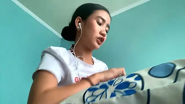 Snapshot of RessieAshcroft chatting on 02/21/26, 06:25 RessieAshcroft online show from 02/21/26, 06:25