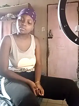 Snapshot of madgirl25 chatting on 02/25/26, 11:53 madgirl25 online show from 02/25/26, 11:53