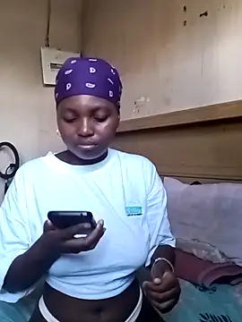 Snapshot of madgirl25 chatting on 02/26/26, 02:27 madgirl25 online show from 02/26/26, 02:27