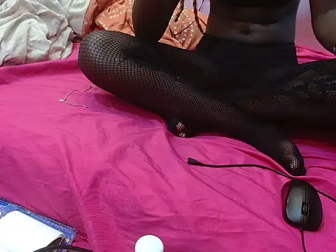 Snapshot of samkelo2013 chatting on 02/17/26, 11:07 samkelo2013 online show from 02/17/26, 11:07