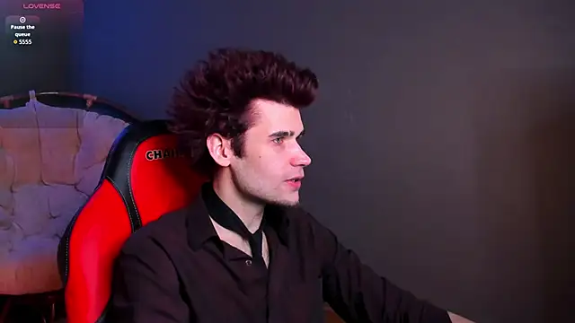 Snapshot of trevor_dreams chatting on 02/19/26, 10:33 trevor dreams online show from 02/19/26, 10:33