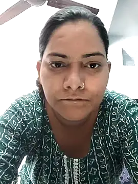 Anushka Singh0 online show from 04/17/26, 06:27