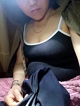 Snapshot of nelina_12345 chatting on 02/17/26, 01:18 nelina 12345 online show from 02/17/26, 01:18