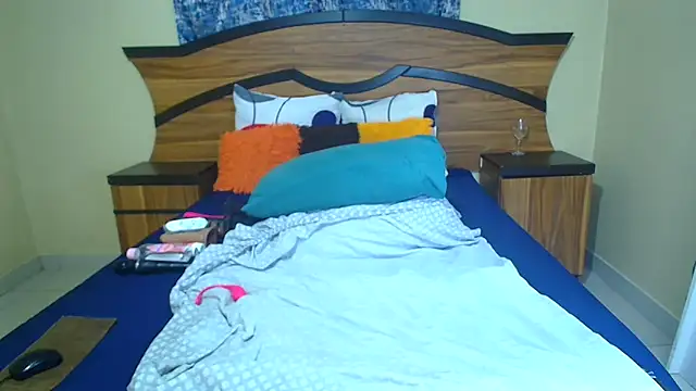 Queenxxxjesy online show from 03/19/26, 01:20