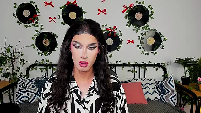 MadisonEsprit online show from 04/19/26, 03:06