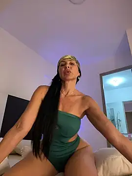 Snapshot of caritoo21 chatting on 03/01/26, 08:22 caritoo21 online show from 03/01/26, 08:22