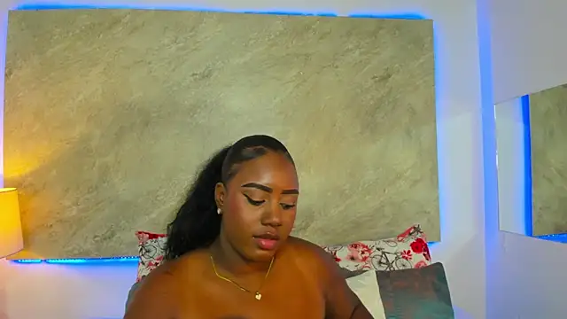 laia fisher  online show from 03/18/26, 09:51