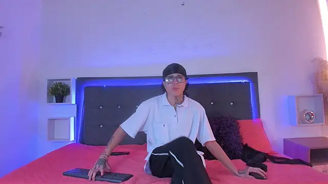 Ale cuzz online show from 03/27/26, 03:56