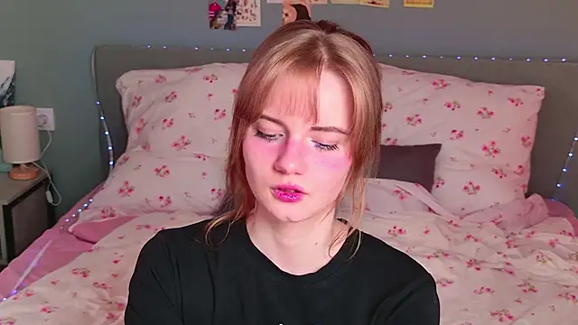 ElfieWhite online show from 06/07/26, 06:44