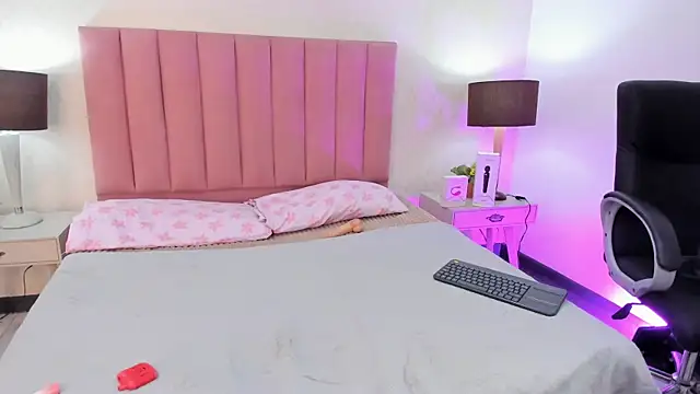 Rubi08  online show from 04/22/26, 11:23