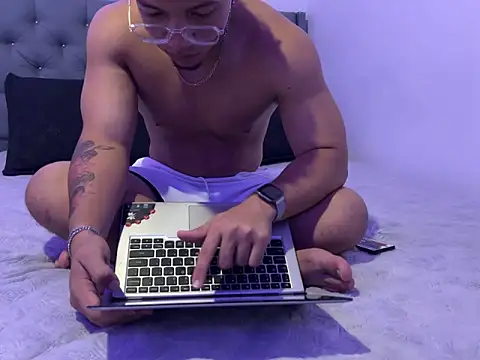 Snapshot of MaxSeduce23 chatting on 03/02/26, 03:08 MaxSeduce23 online show from 03/02/26, 03:08