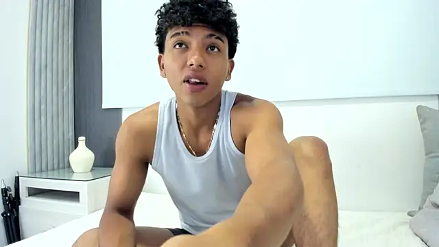 Snapshot of jhoystrong_ chatting on 02/14/26, 11:51 jhoystrong online show from 02/14/26, 11:51