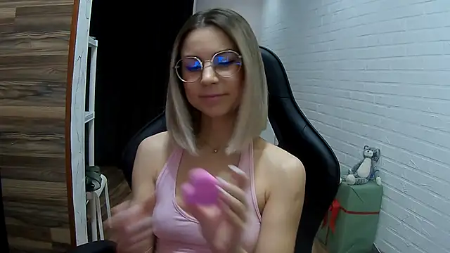 IceMayes online show from 04/01/26, 08:37