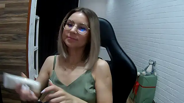 IceMayes online show from 04/01/26, 01:41