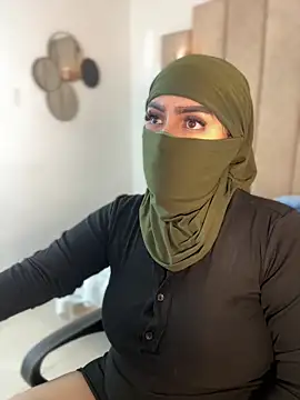 Snapshot of rashaaa_ chatting on 02/26/26, 01:15 rashaaa online show from 02/26/26, 01:15