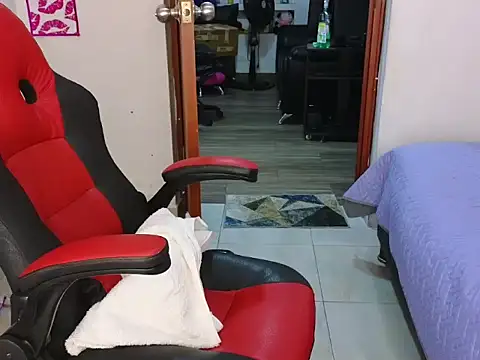 Snapshot of CandyyMonroe chatting on 02/16/26, 01:07 CandyyMonroe online show from 02/16/26, 01:07