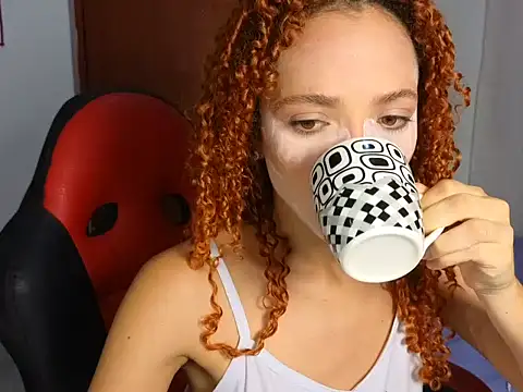 Snapshot of CandyyMonroe chatting on 02/20/26, 12:05 CandyyMonroe online show from 02/20/26, 12:05