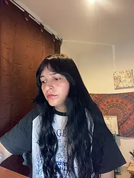Snapshot of Abril_Thompson221 chatting on 06/27/26, 12:04 Abril Thompson221 online show from 06/27/26, 12:04