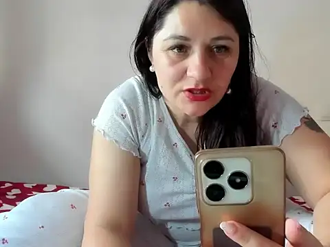 Snapshot of EVELYNA88 chatting on 02/16/26, 11:39 EVELYNA88 online show from 02/16/26, 11:39