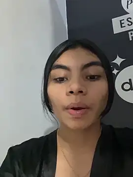 Snapshot of eimmy__skinny chatting on 05/16/26, 12:40 eimmy skinny online show from 05/16/26, 12:40