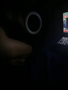 Snapshot of obsidian_paws chatting on 02/14/26, 03:03 obsidian paws online show from 02/14/26, 03:03