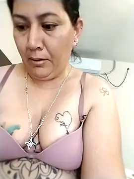 Snapshot of Arely_Sweet chatting on 02/17/26, 03:51 Arely Sweet online show from 02/17/26, 03:51