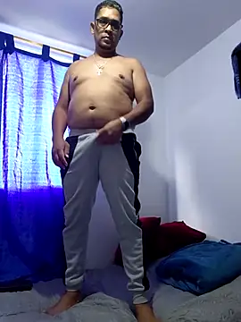 Snapshot of gordogruesa chatting on 02/18/26, 08:49 gordogruesa online show from 02/18/26, 08:49