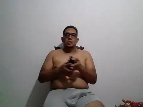 Snapshot of gordogruesa chatting on 02/21/26, 01:39 gordogruesa online show from 02/21/26, 01:39