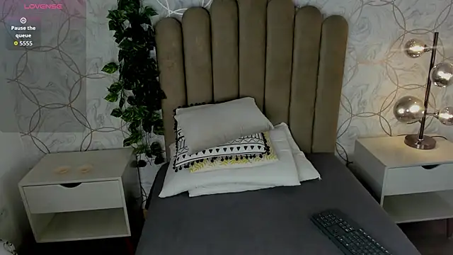 angelsky11 online show from 04/23/26, 07:49