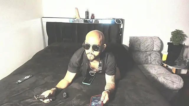 Snapshot of King_bear_25 chatting on 02/23/26, 11:40 King bear 25 online show from 02/23/26, 11:40