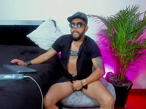 Snapshot of King_bear_25 chatting on 03/02/26, 03:41 King bear 25 online show from 03/02/26, 03:41