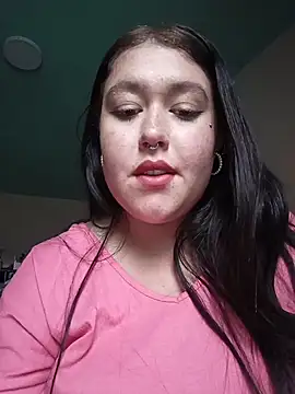 Snapshot of Freckless_ chatting on 08/06/26, 08:33 Freckless online show from 08/06/26, 08:33