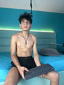 Snapshot of abrilandjulian chatting on 02/21/26, 11:44 abrilandjulian online show from 02/21/26, 11:44