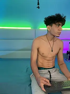 Snapshot of abrilandjulian chatting on 02/26/26, 12:04 abrilandjulian online show from 02/26/26, 12:04