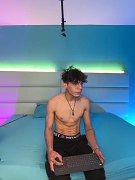 Snapshot of abrilandjulian chatting on 02/27/26, 11:43 abrilandjulian online show from 02/27/26, 11:43