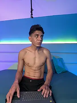 Snapshot of abrilandjulian chatting on 03/02/26, 12:01 abrilandjulian online show from 03/02/26, 12:01