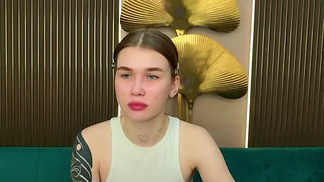 Hana Watt online show from 03/17/26, 08:50