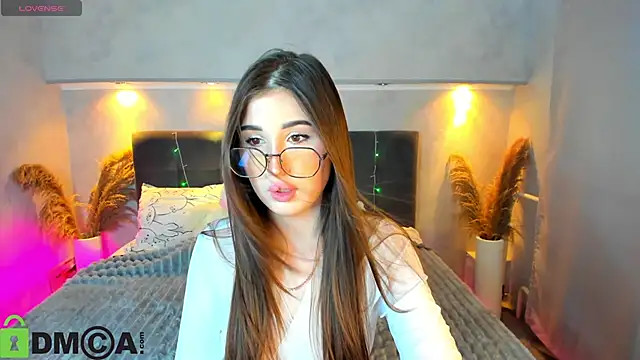 Emily Lews online show from 03/21/26, 01:10