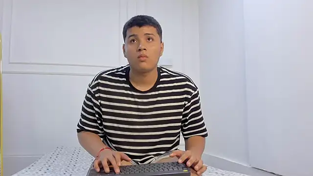 Snapshot of lalitopp chatting on 03/12/26, 01:45 lalitopp online show from 03/12/26, 01:45