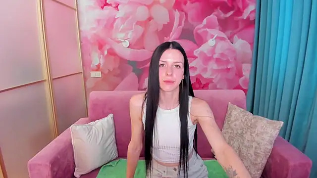 Snapshot of NoirDiva chatting on 06/17/26, 05:54 NoirDiva online show from 06/17/26, 05:54